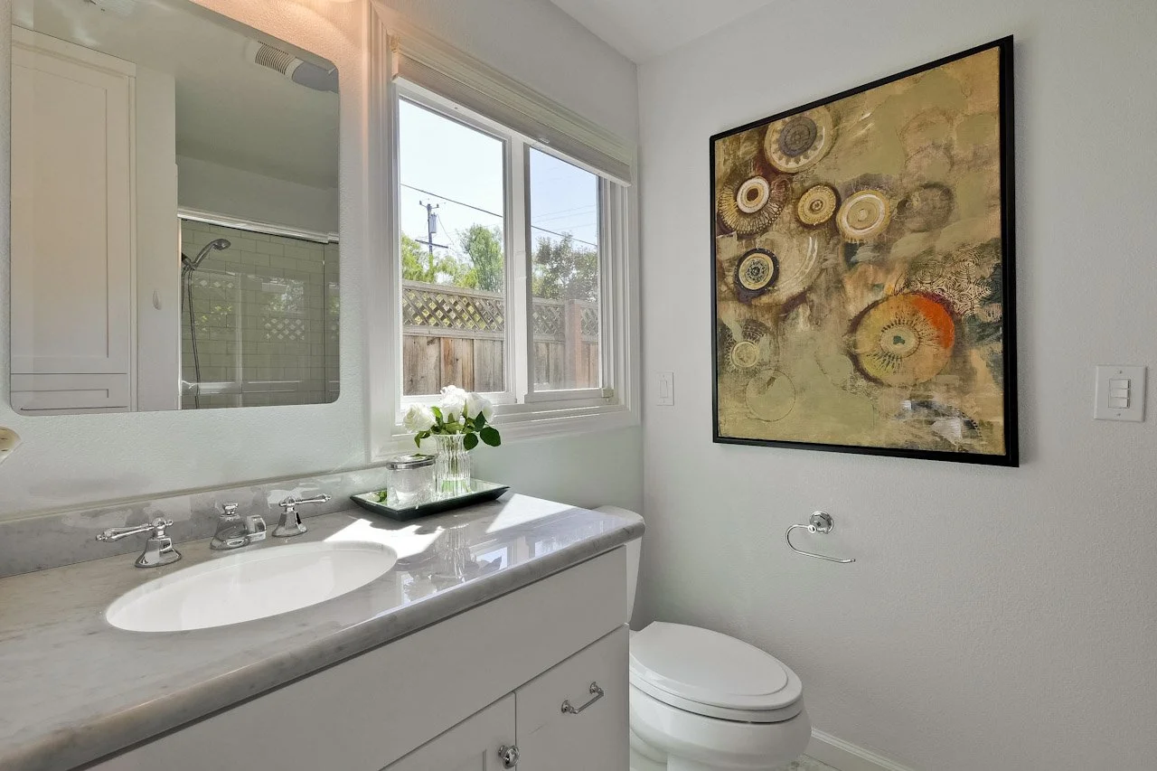 Master Bathroom      1_mls.jpg