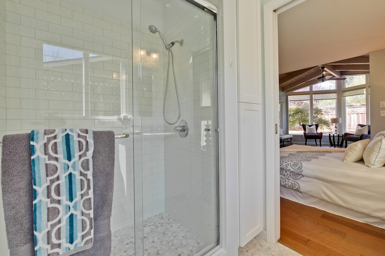 Master Bathroom      3_mls.jpg