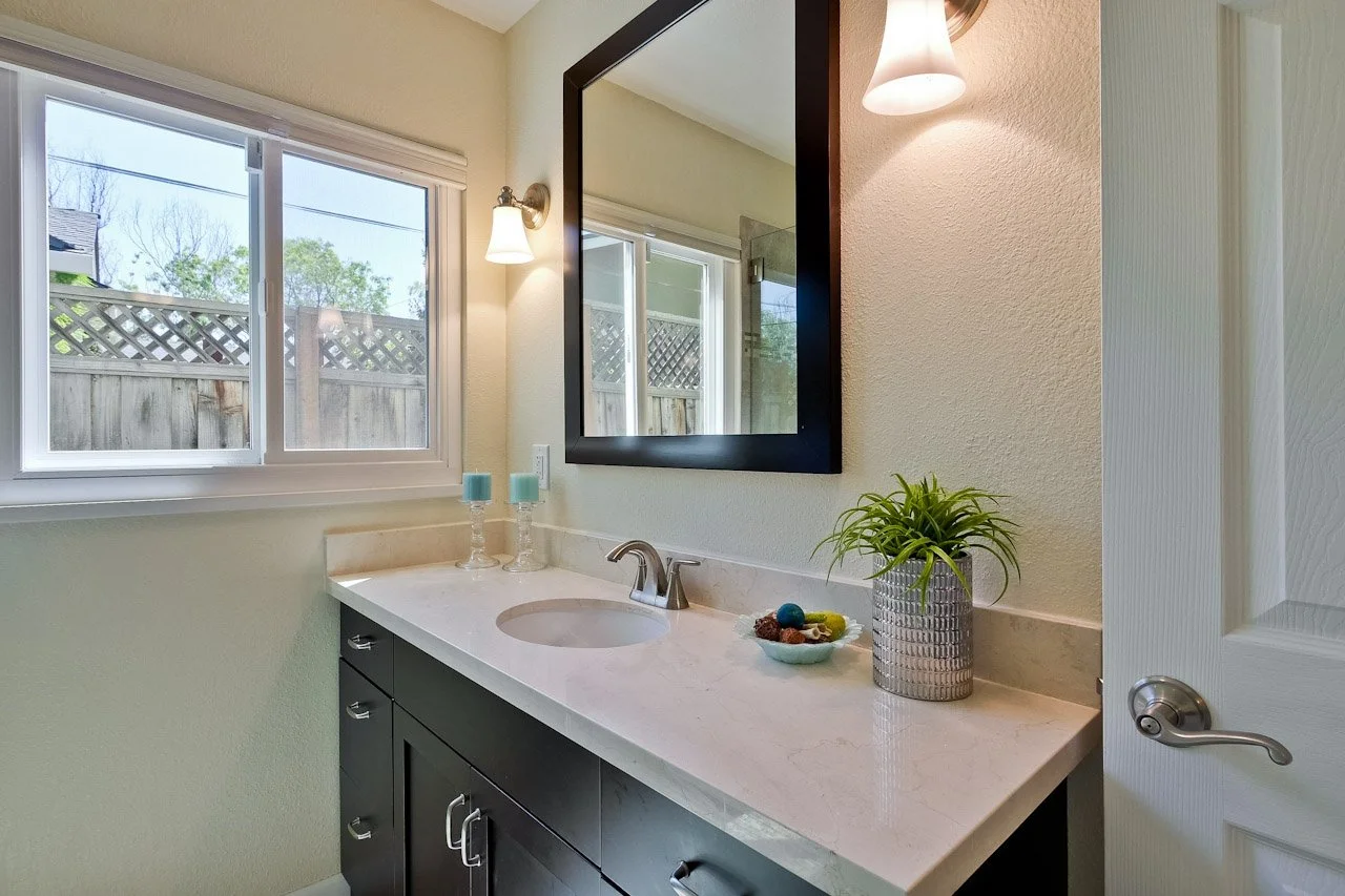 Bathroom      3_mls.jpg