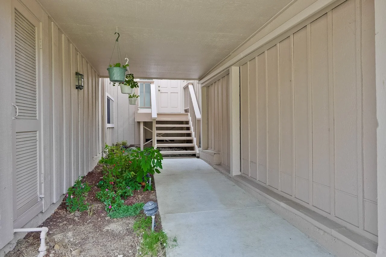 Front      4_mls.jpg