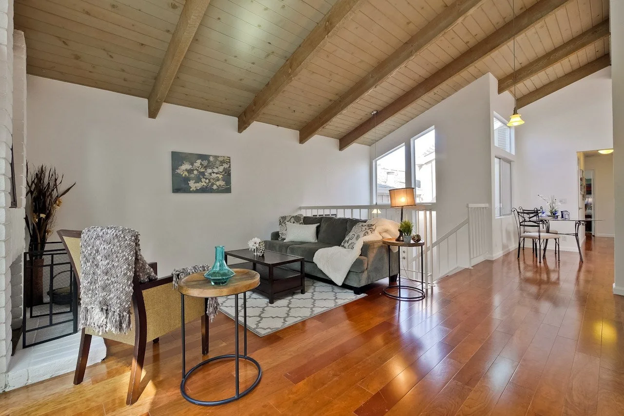 Living Room      3_mls.jpg