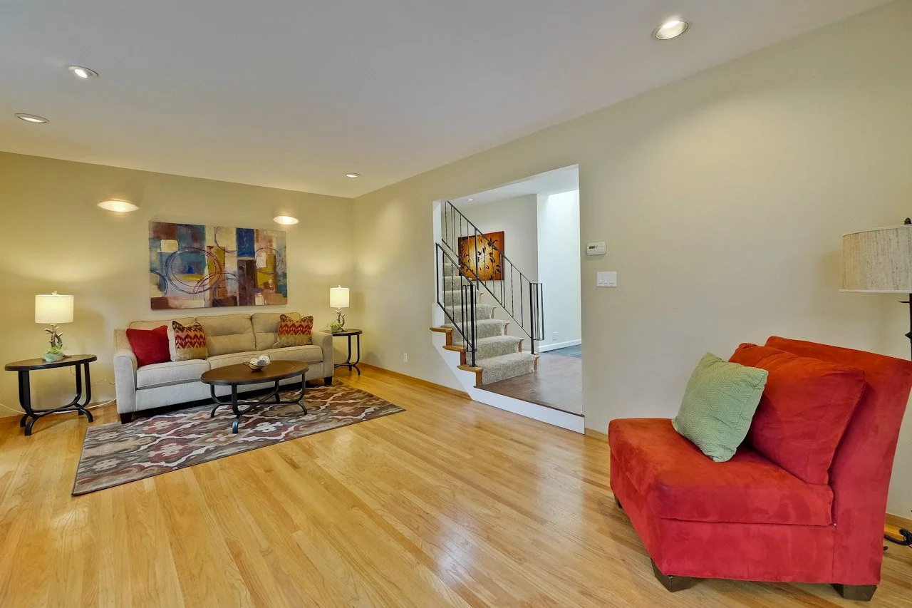 Living Room      2_mls.jpg