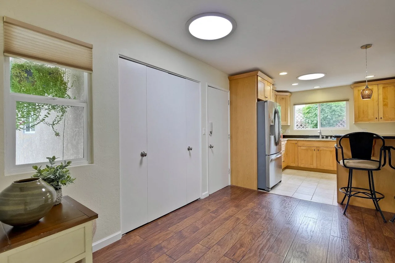 Kitchen      11_mls.jpg