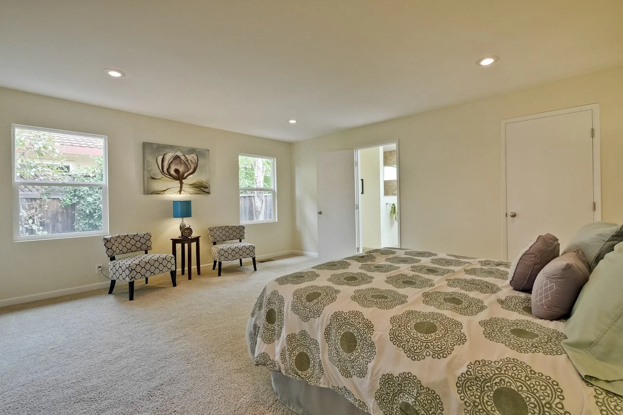 Master Bedroom      2_mls.jpg