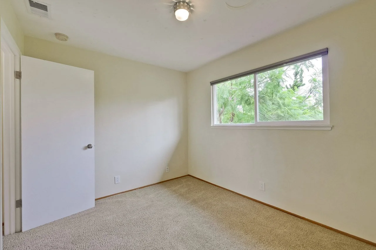 Bedroom      12_mls.jpg