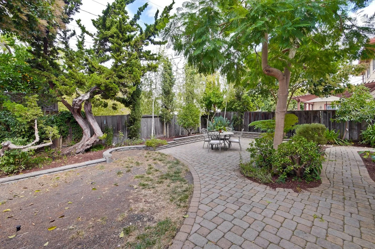 Backyard      1_mls.jpg