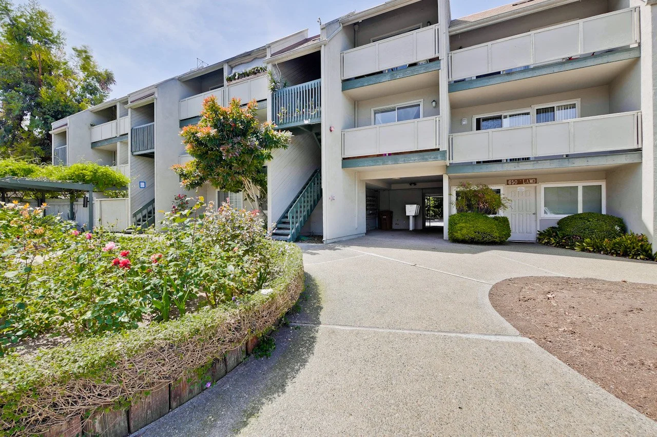 Front      1_mls.jpg