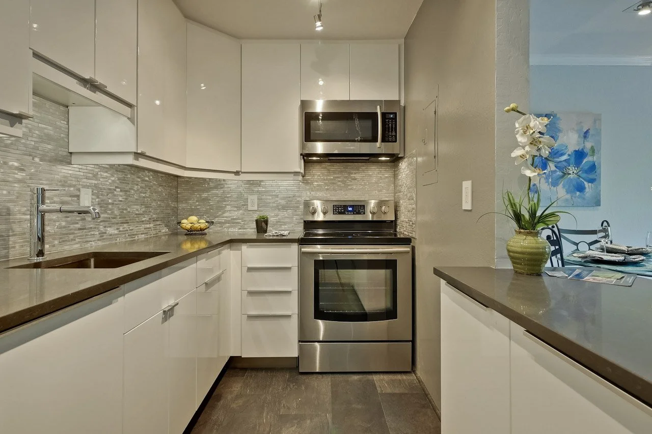 Kitchen      2_mls.jpg