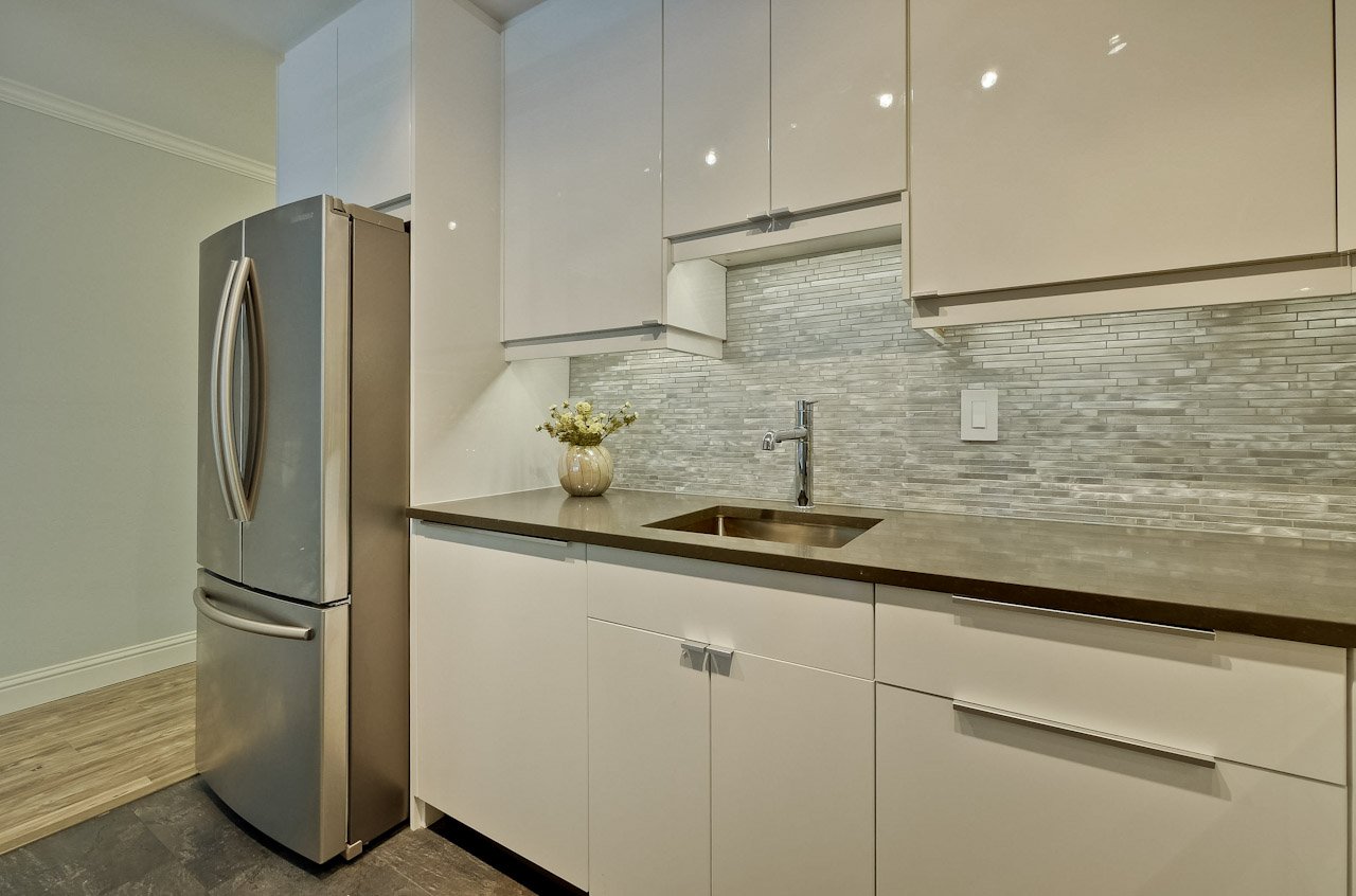 Kitchen      5_mls.jpg