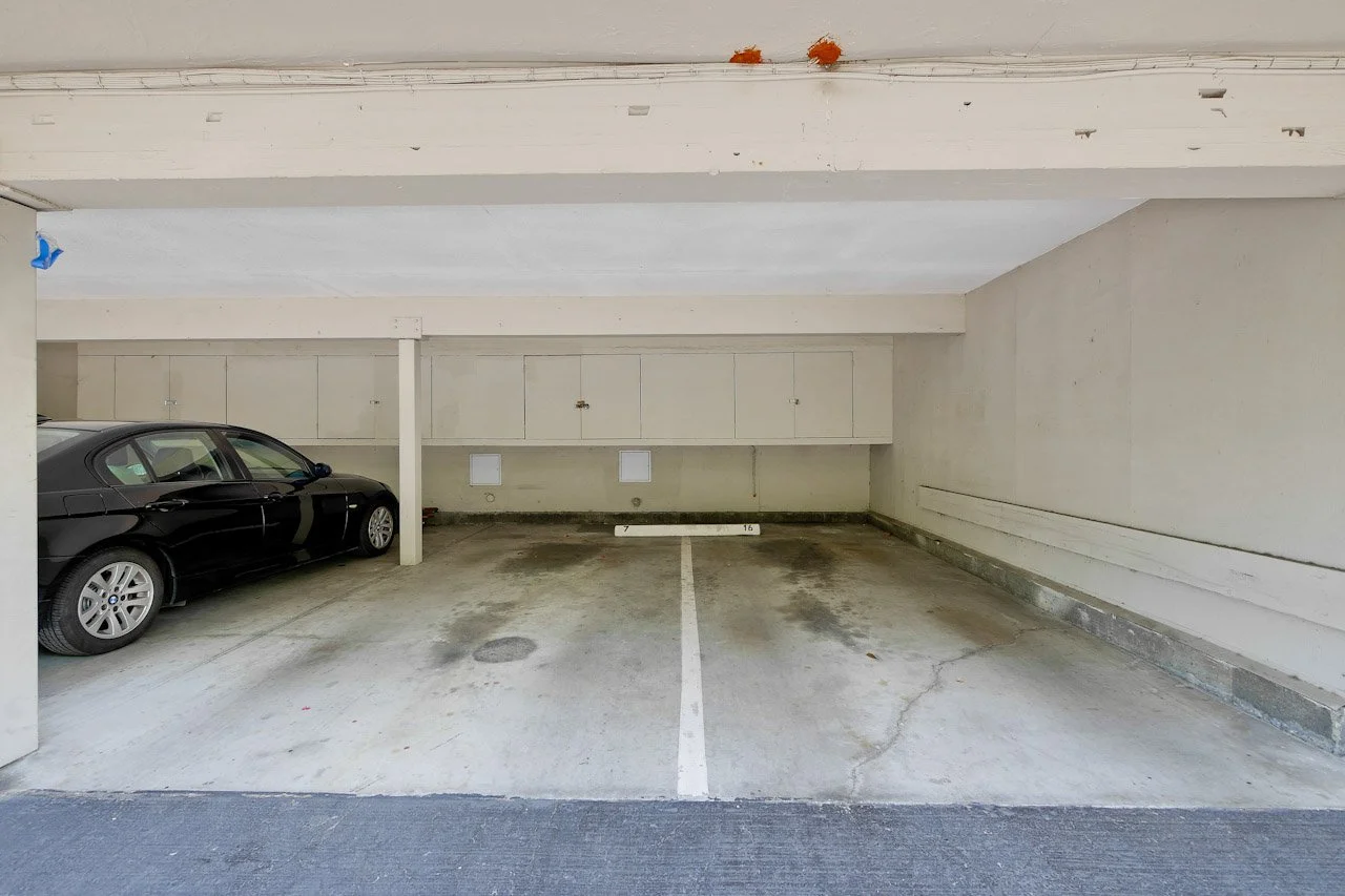 Parking      1_mls.jpg