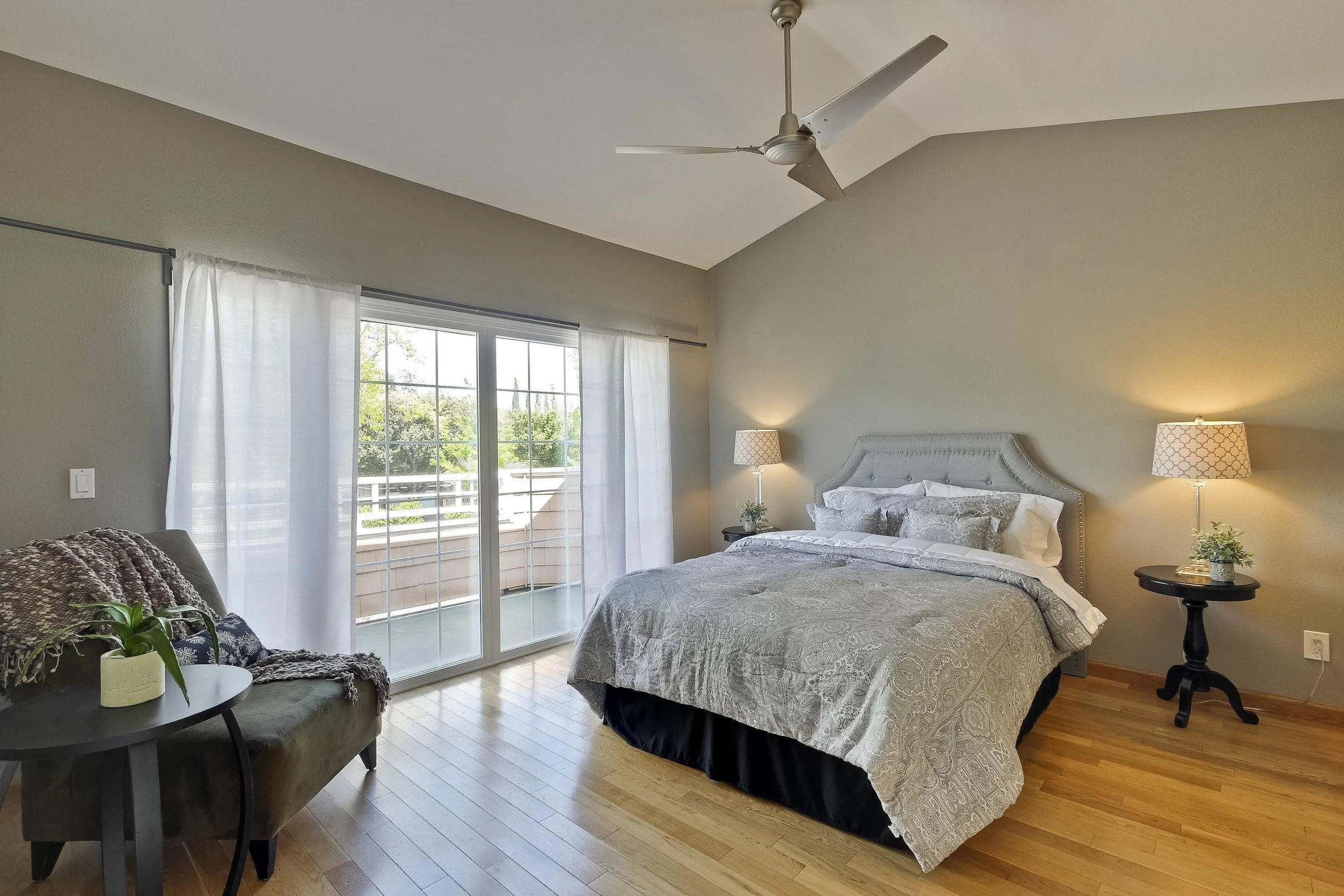 Master Bedroom      1.jpg