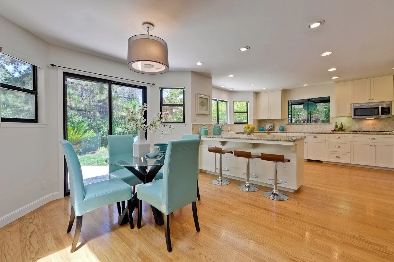 Breakfast Nook      2_mls.jpg