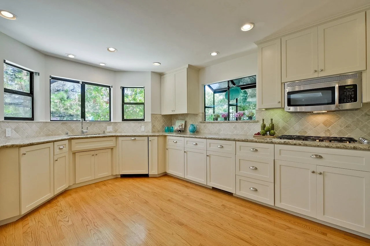 Kitchen      2_mls.jpg