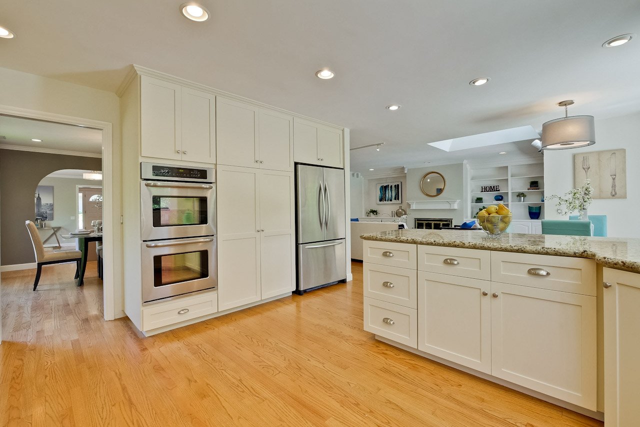 Kitchen      4_mls.jpg