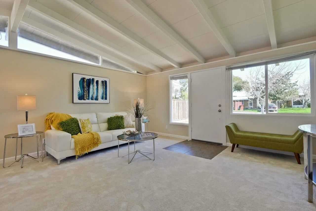 Living Room      3_mls.jpg