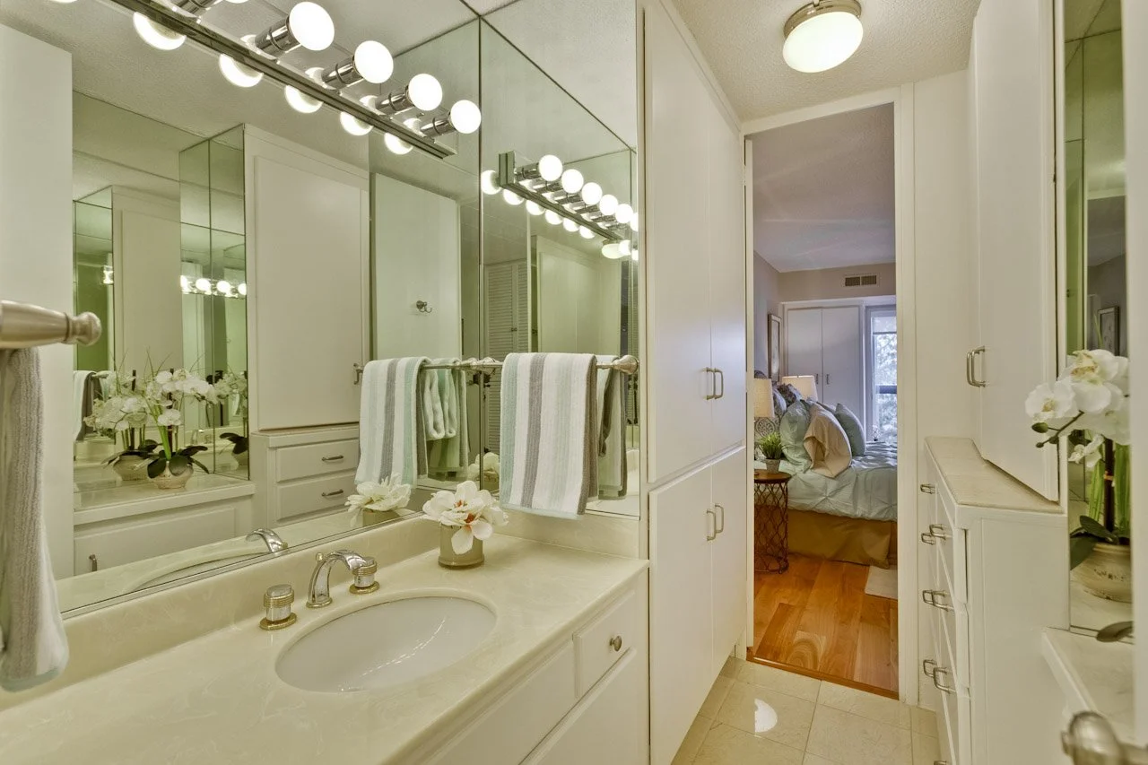 Master Bathroom     1_mls.jpg