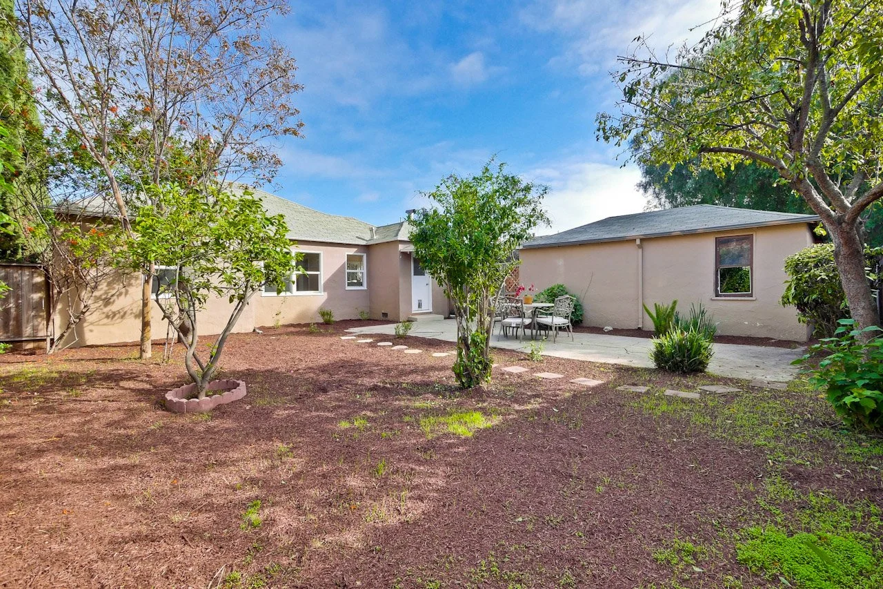 Backyard      4_mls.jpg