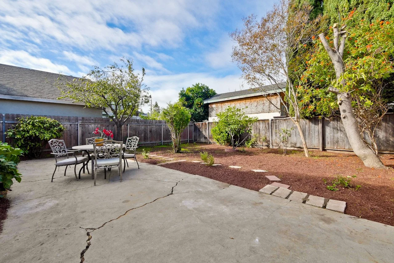 Backyard      1_mls.jpg