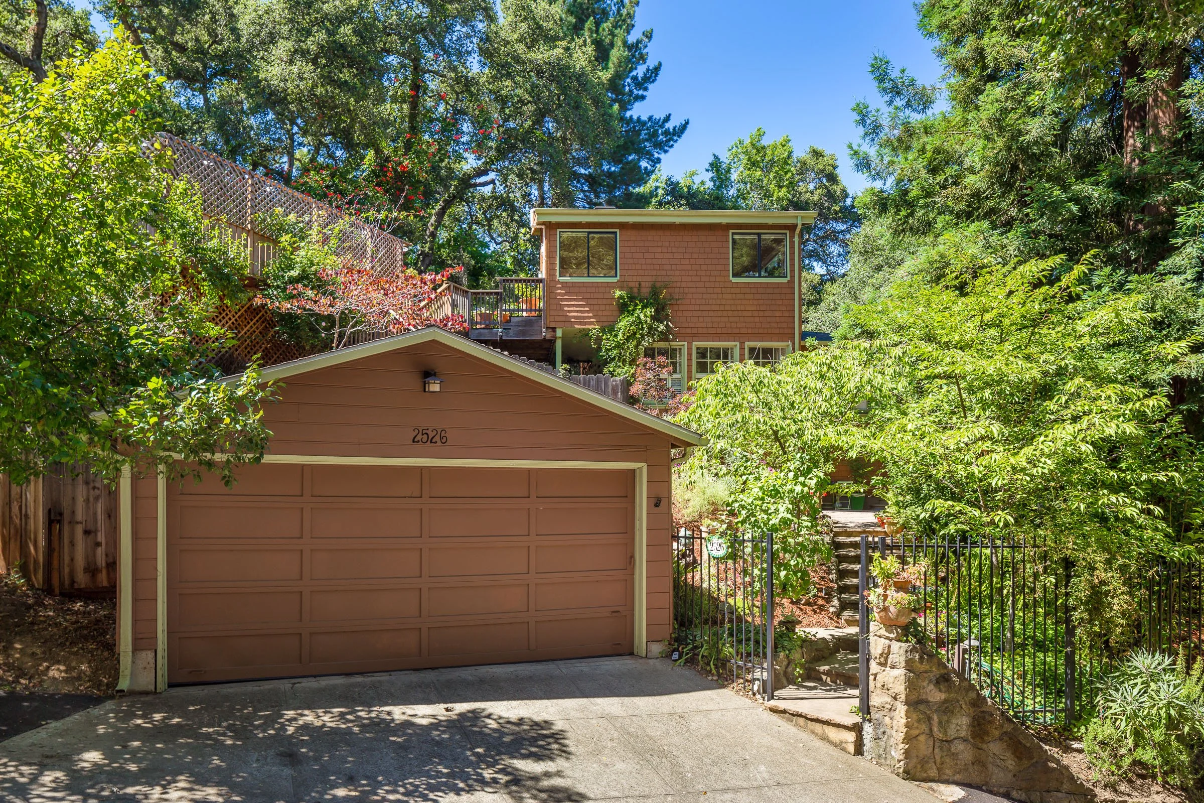 2526 Woodland Place, Emerald Hills