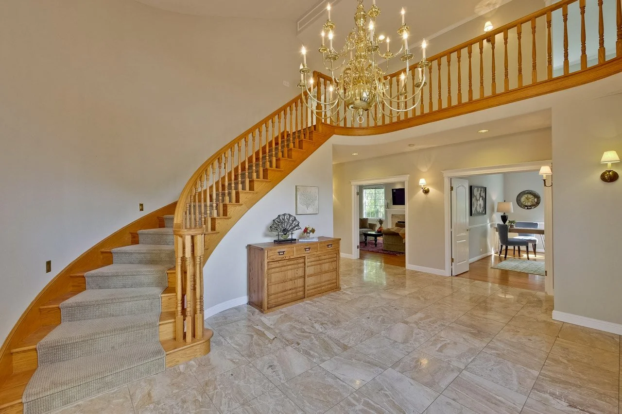 Entrance      3_mls.jpg