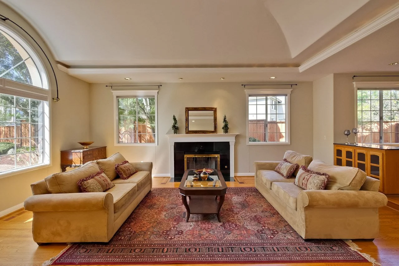 Living Room      2_mls.jpg