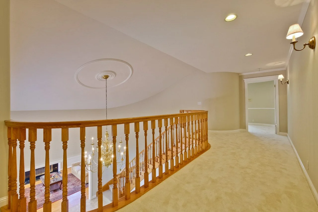 Upstairs Hallway      2_mls.jpg