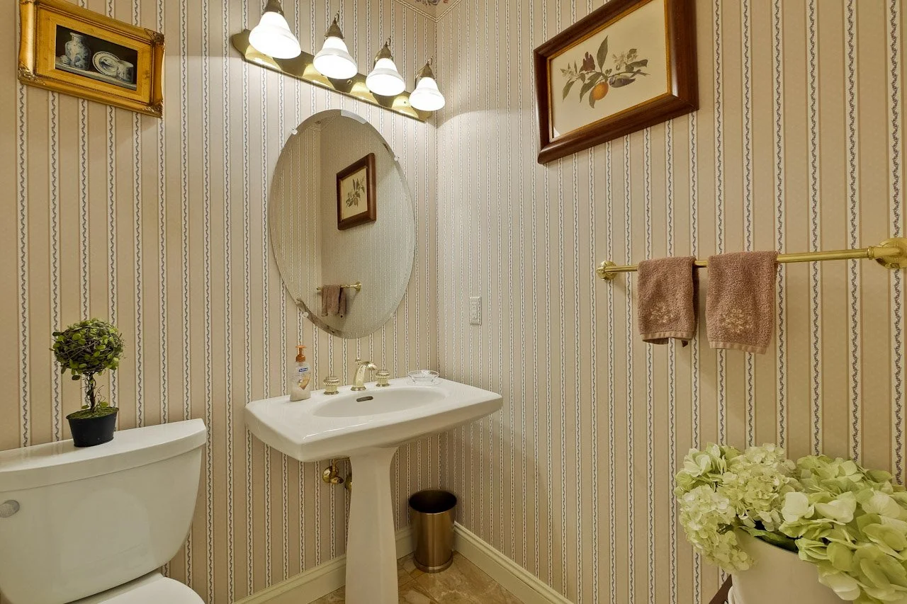 Bathroom      4_mls.jpg