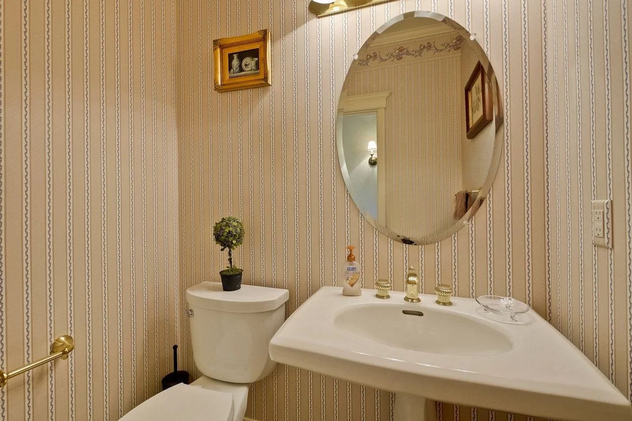 Bathroom      5_mls.jpg