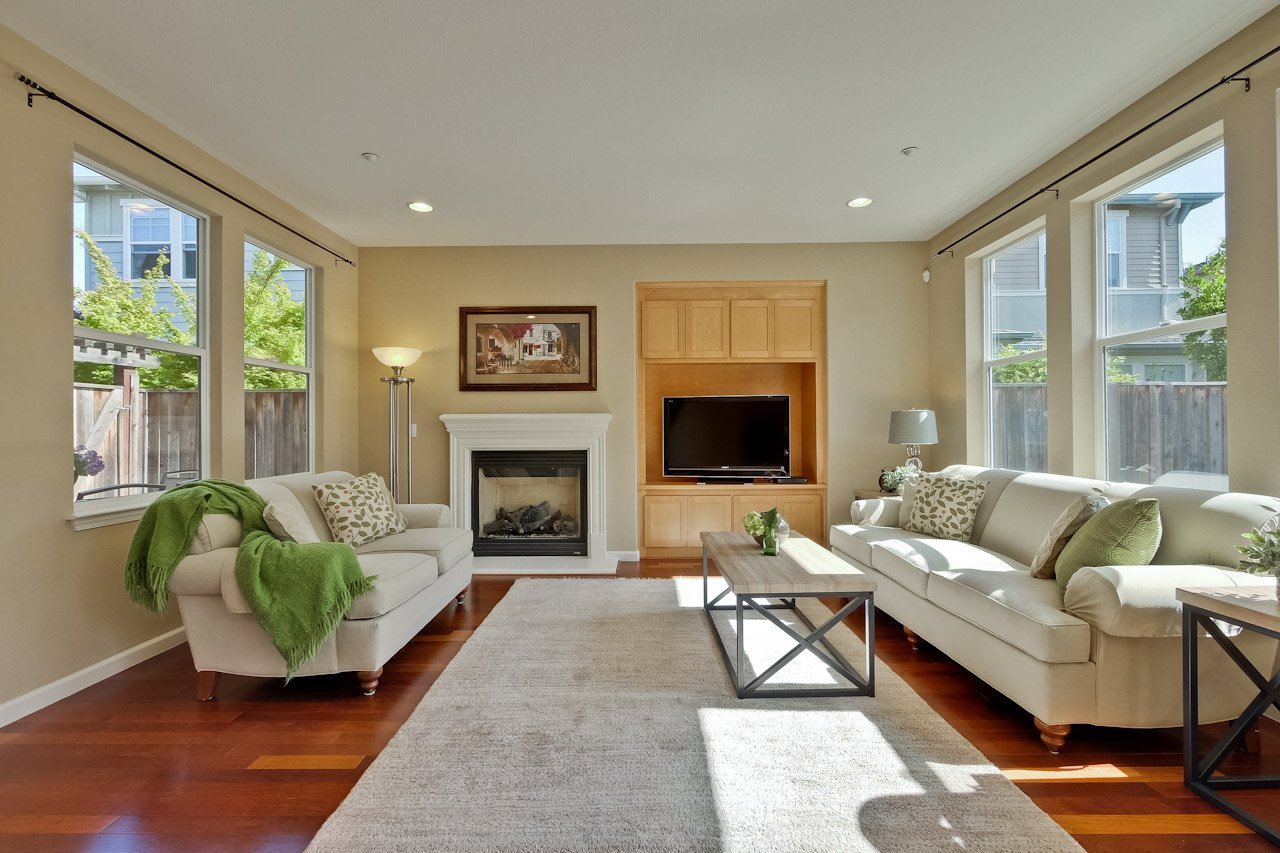 Family Room      2_mls.jpg