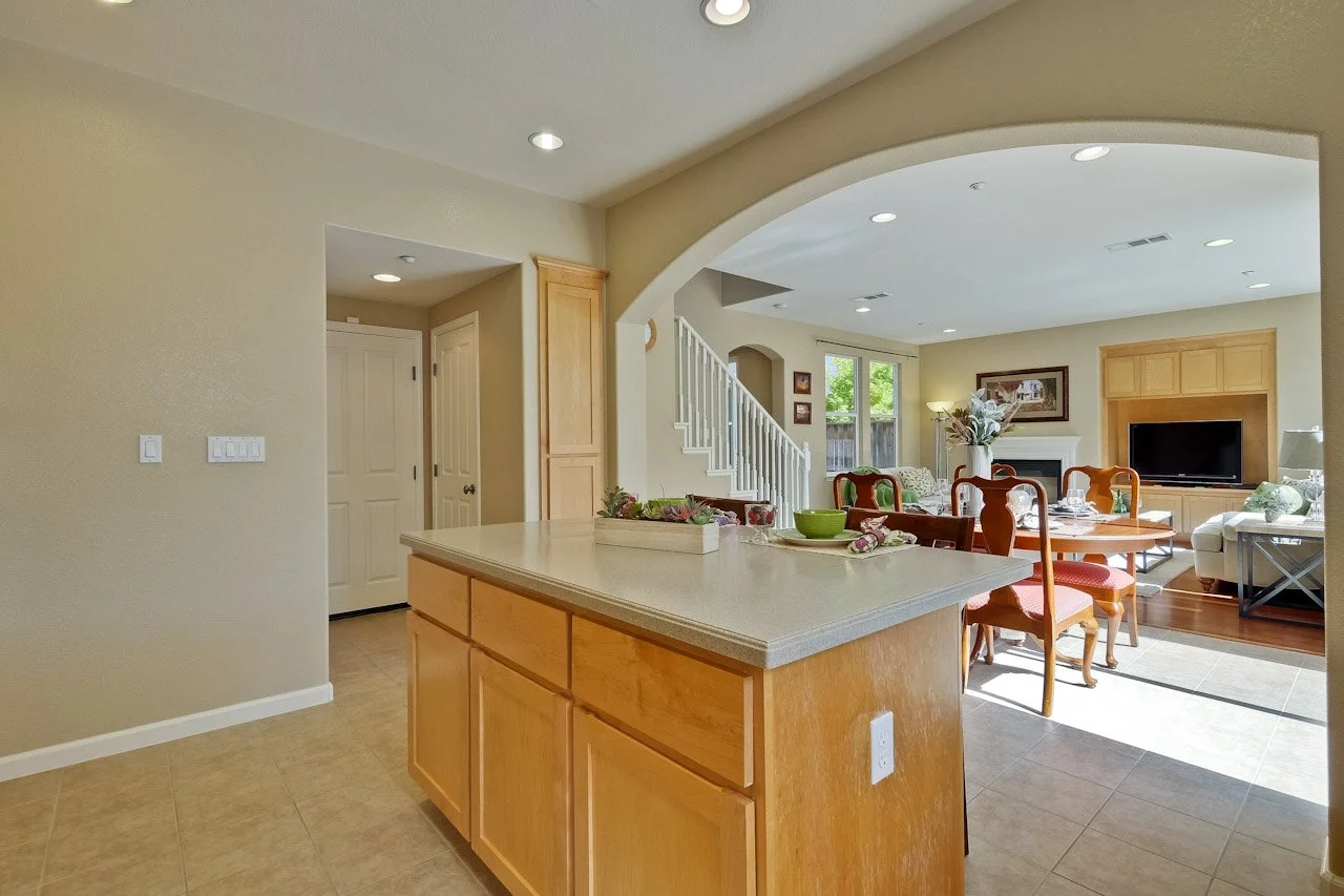 Kitchen      5_mls.jpg