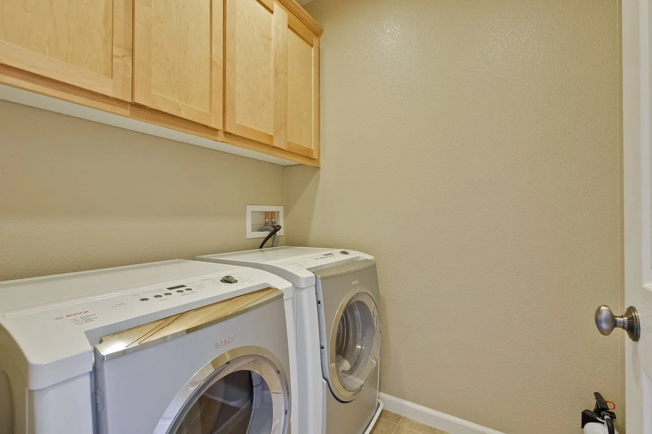 Laundry Room      1_mls.jpg