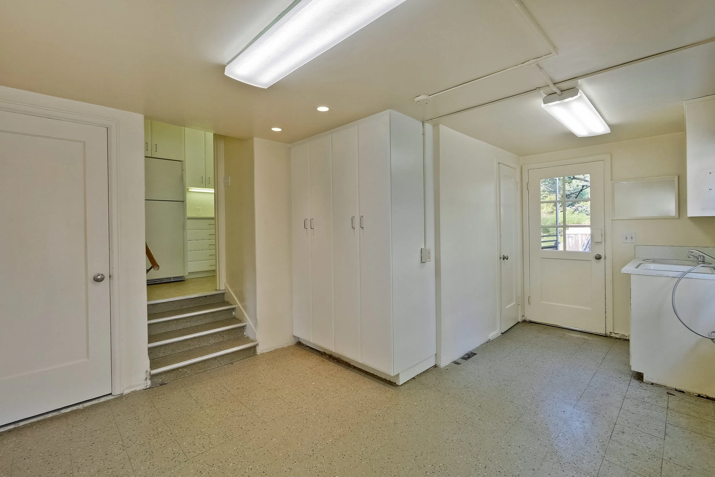 Laundry Room      2.jpg