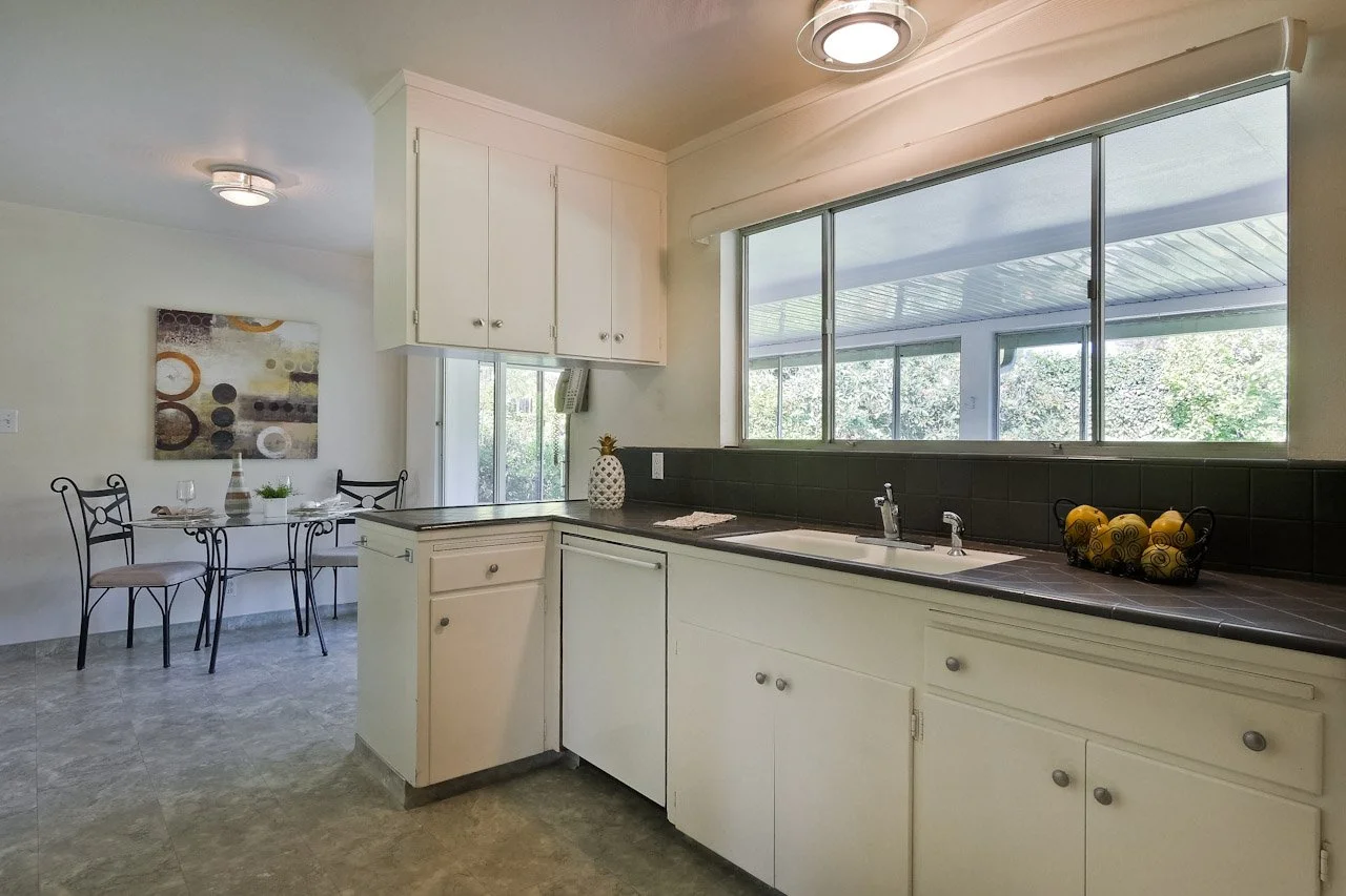 Kitchen      1_mls.jpg