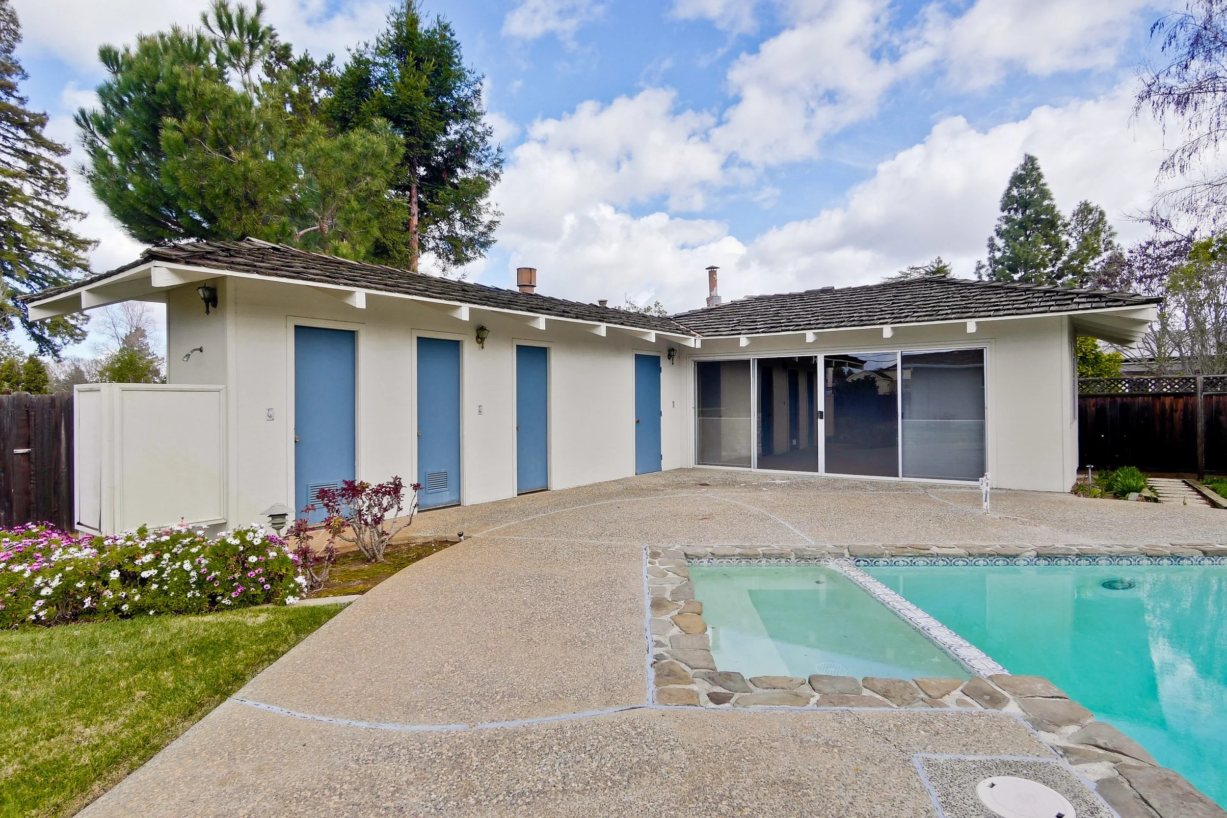 Pool House      2.jpg