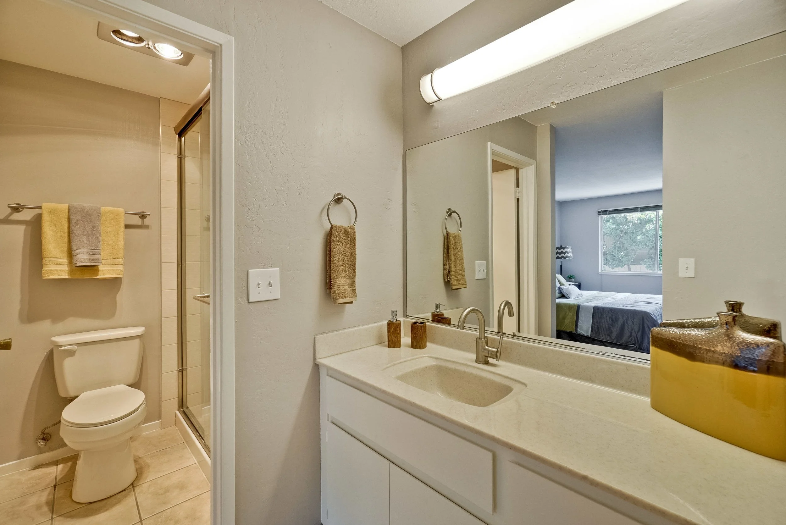 Master Bathroom      2.jpg
