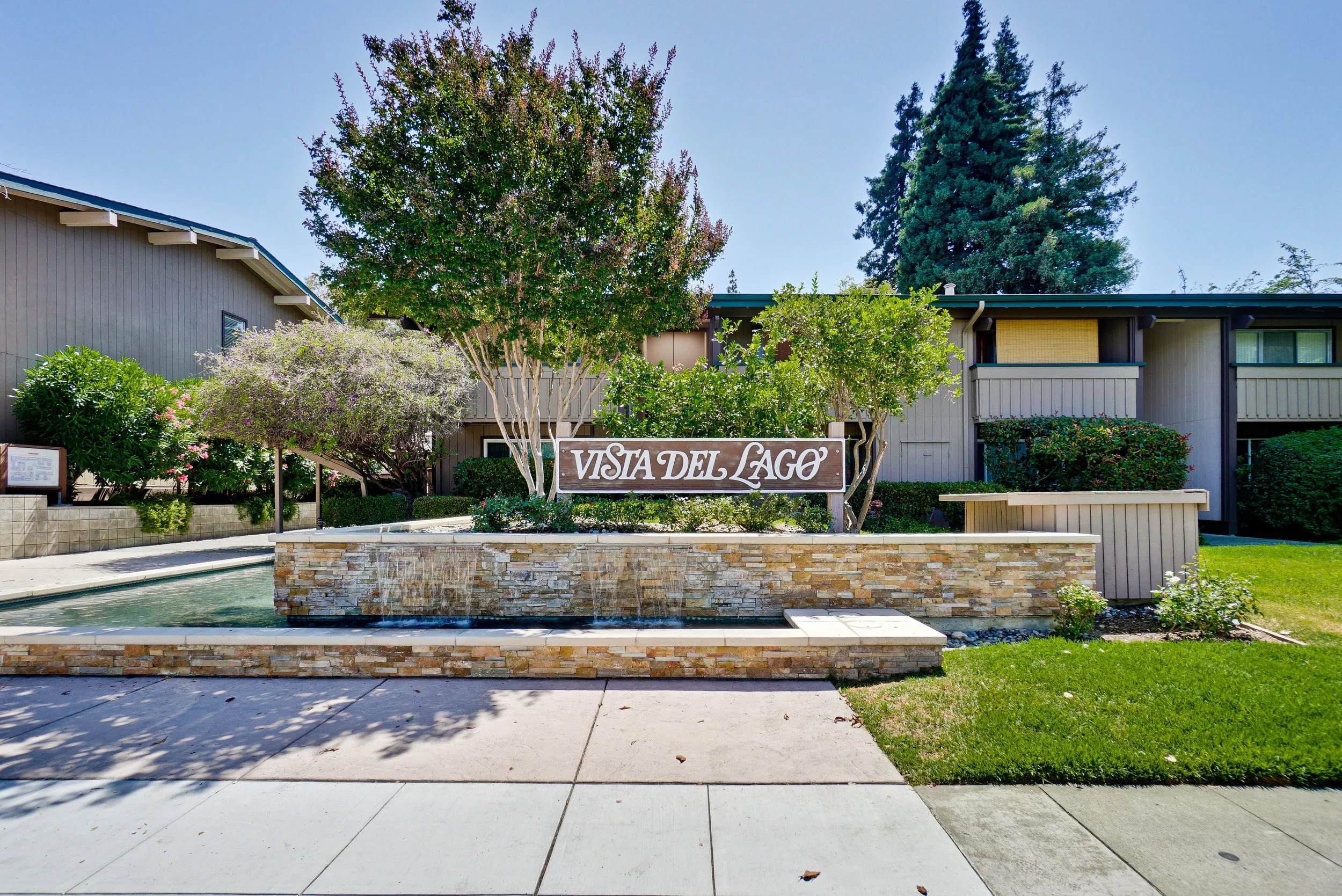 Vista Del Lago Community      1.jpg