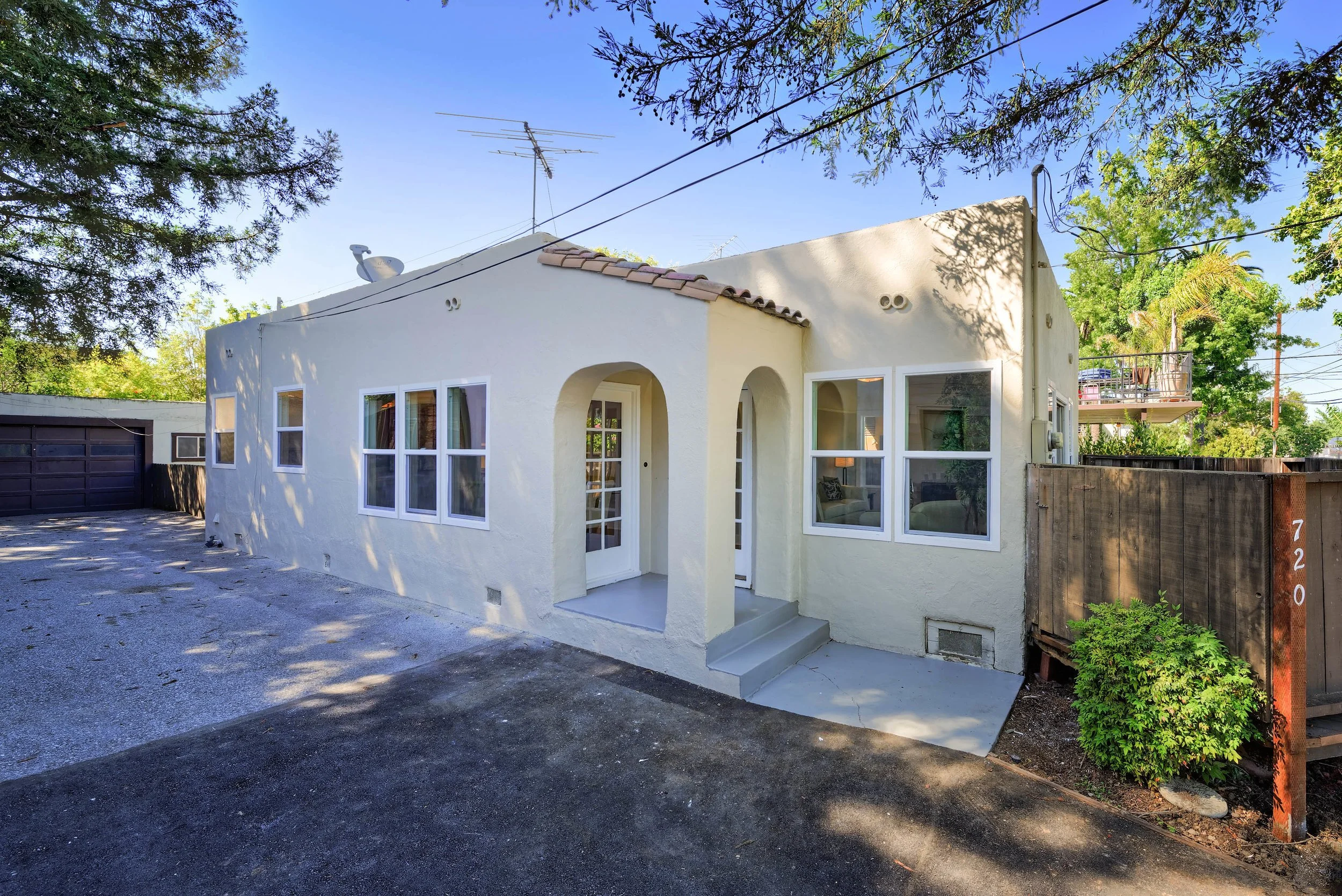 720 College Ave, Palo Alto