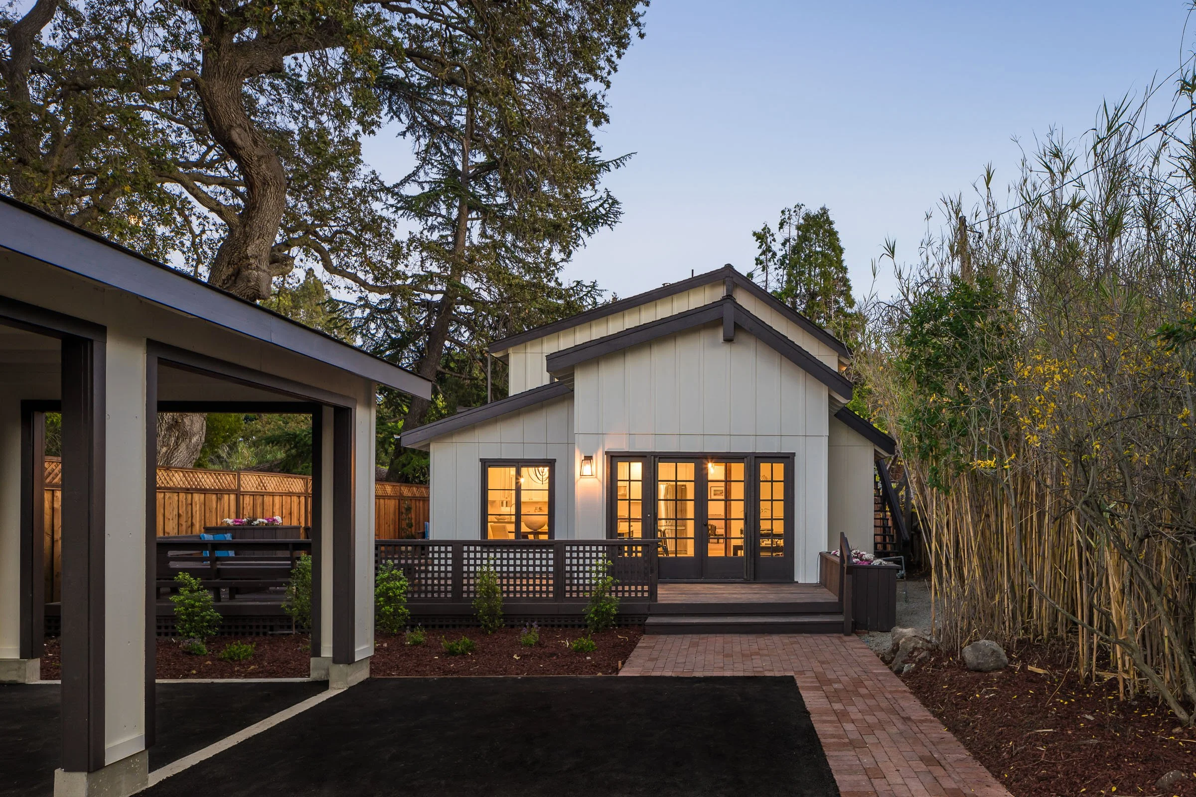 833 La Para-16-TFWeb.jpg