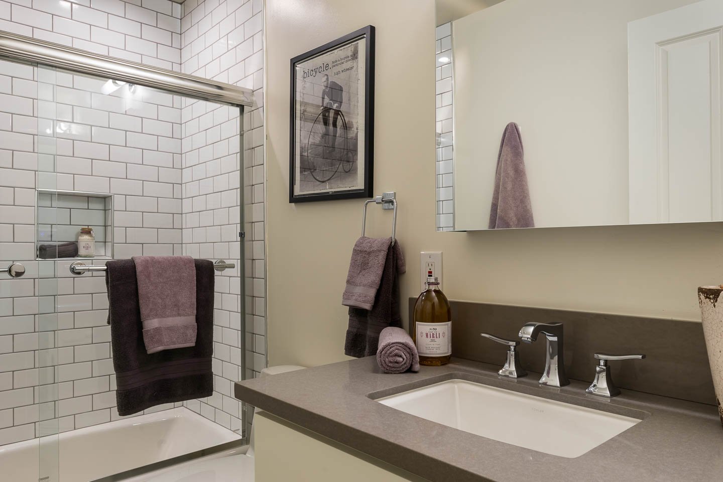 833 La Para-Set 2-16 - MLS.jpg