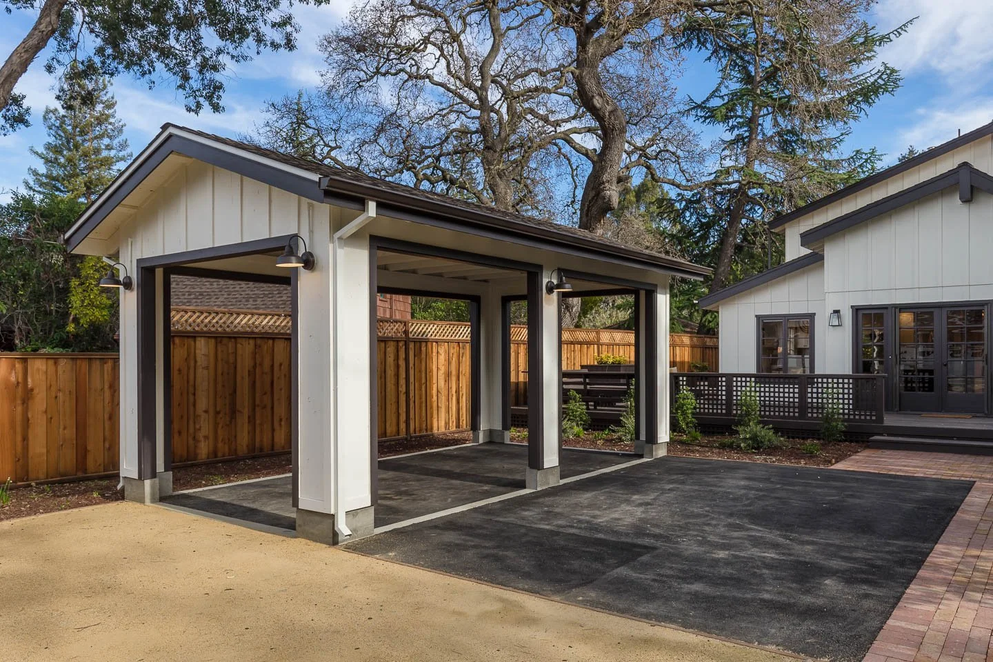 833 La Para-Set 2-1 - MLS.jpg