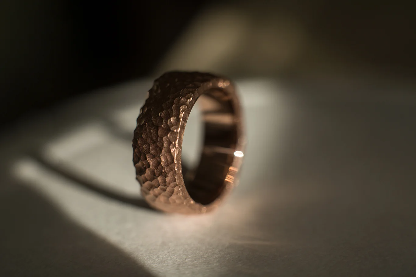 Rhodes-Wedding-Co-Bokeh-Mens-Wedding-Band