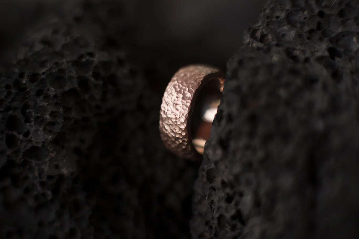 Rhodes-Wedding-Co-Bokeh-Mens-Wedding-Band
