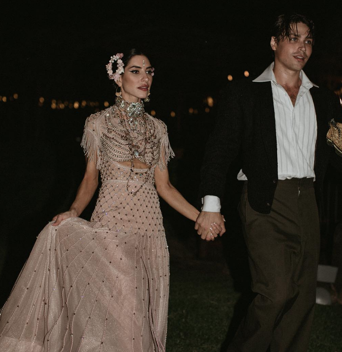 Rhodes-Wedding-Co-Lisa-The-Veronicas-06.png