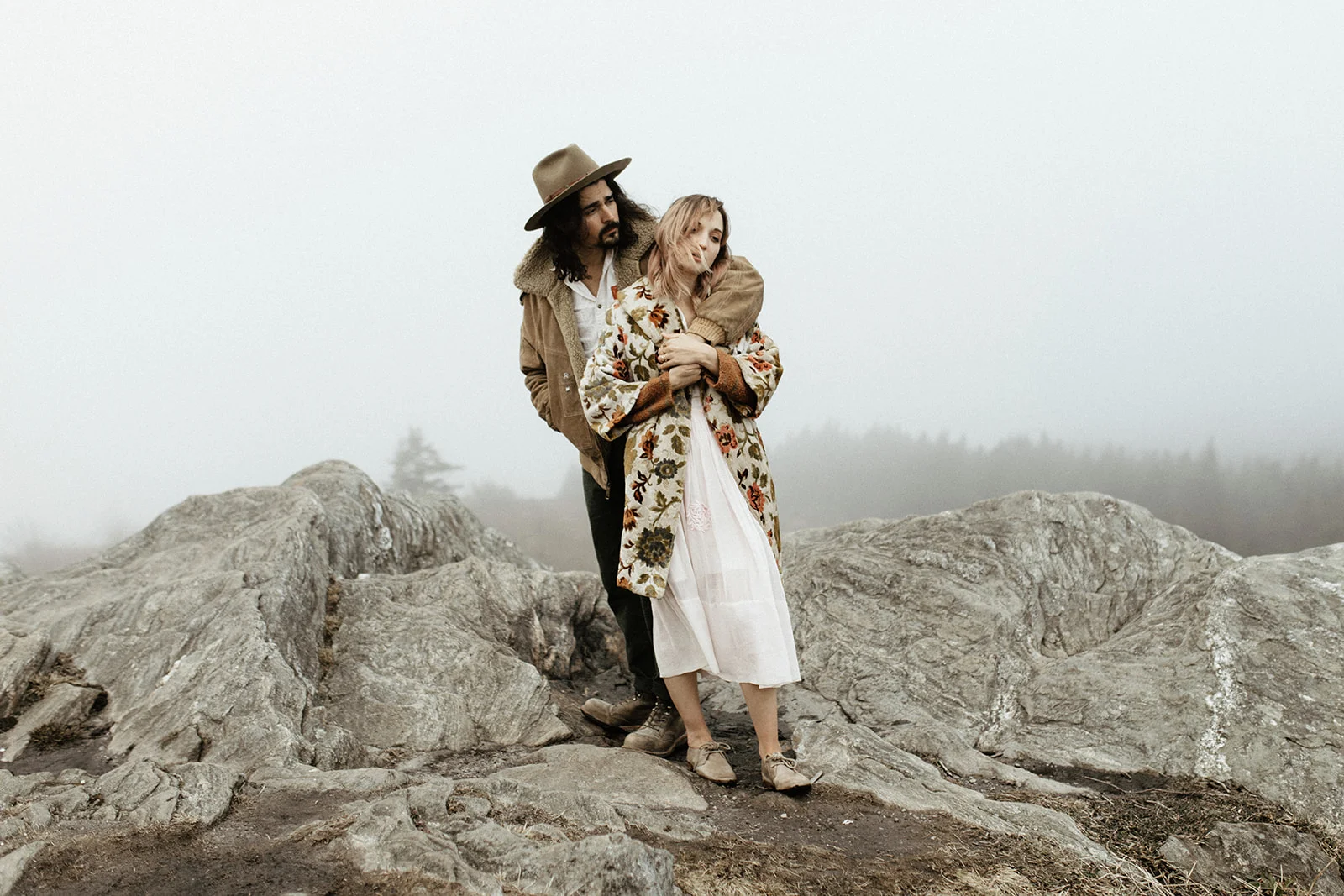 Jessy-Easton-Perry-Rhodes-Couple-Photography-04.jpg