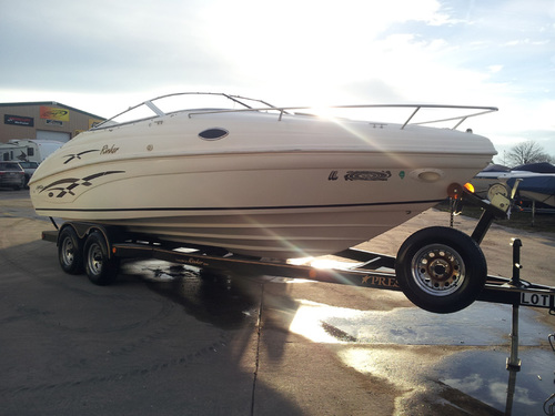 2000 RINKER 232 CAPTIVA CUDDY