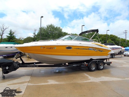2006 Crownline 240 EX Deckboat