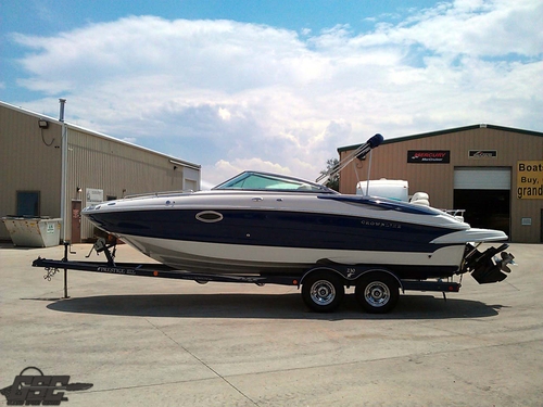 2003 Crownline 230 EX Deck Boat