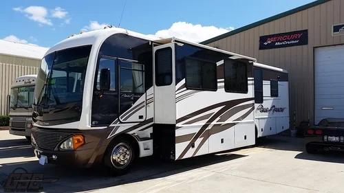 2006 PACE ARROW 