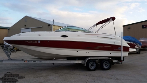 2005 Chaparral 254 SUNESTA DECK BOAT