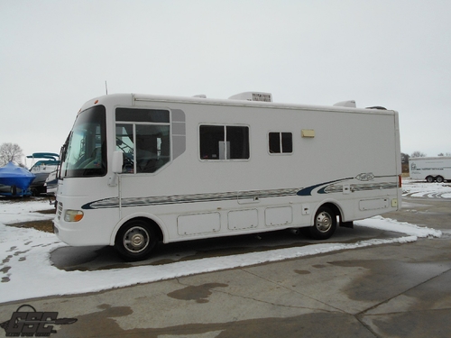 2001 Workhorse Trail Lite M242 Motor home by R-Vision